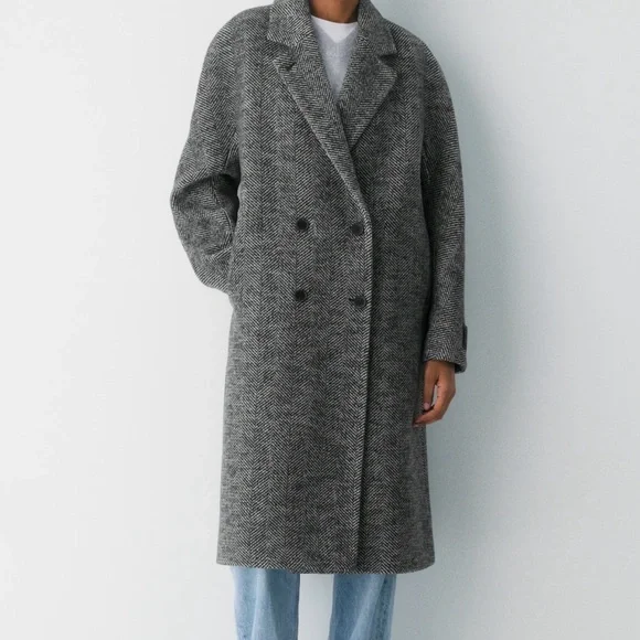 Aritzia slouch in herringbone Black and white wool Coat - Picture 4 of 14